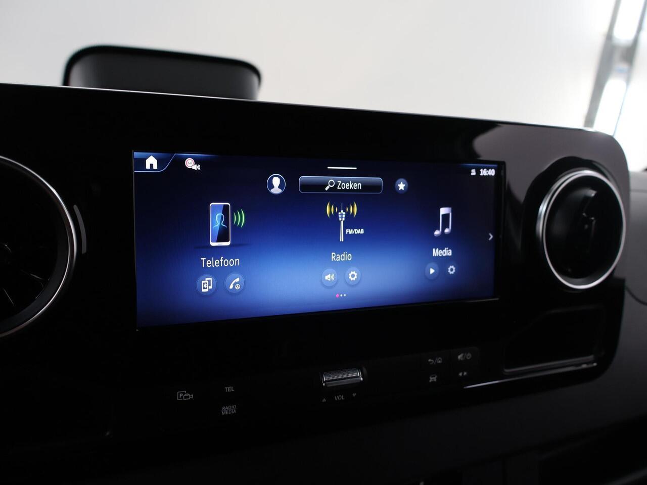 Mercedes-Benz SPRINTER 315 CDI | L2 H2 | Aut. | RWD | PRO | BPM VRIJ! | 3500 KG AHW | CARPLAY | ANDROID AUTO | 3-ZITS | CRUISE | CAMERA | AIRCO | SPOORASSISTENT | DODEHOEKDETECTIE |