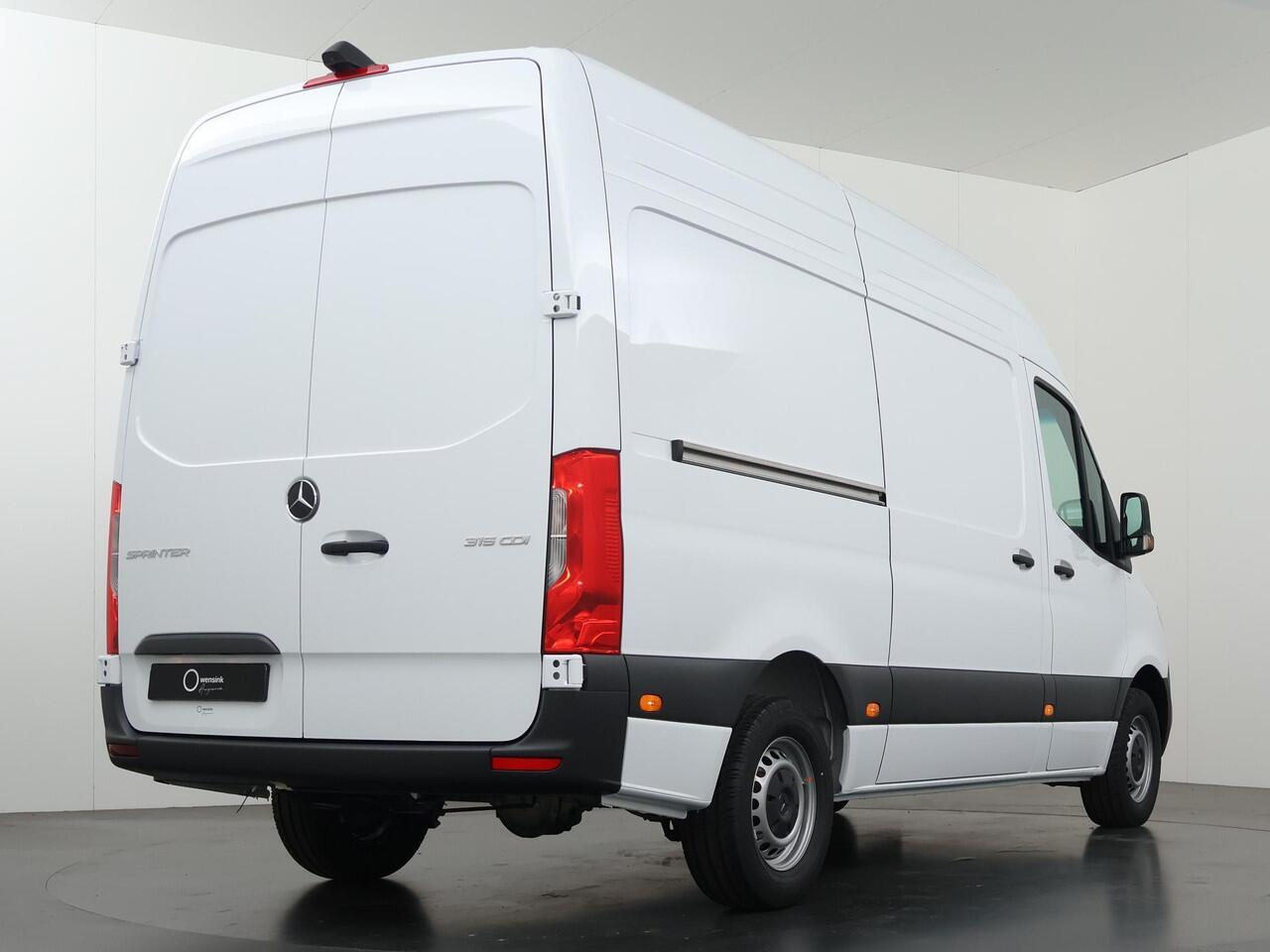 Mercedes-Benz SPRINTER 315 CDI | L2 H2 | Aut. | RWD | PRO | BPM VRIJ! | 3500 KG AHW | CARPLAY | ANDROID AUTO | 3-ZITS | CRUISE | CAMERA | AIRCO | SPOORASSISTENT | DODEHOEKDETECTIE |