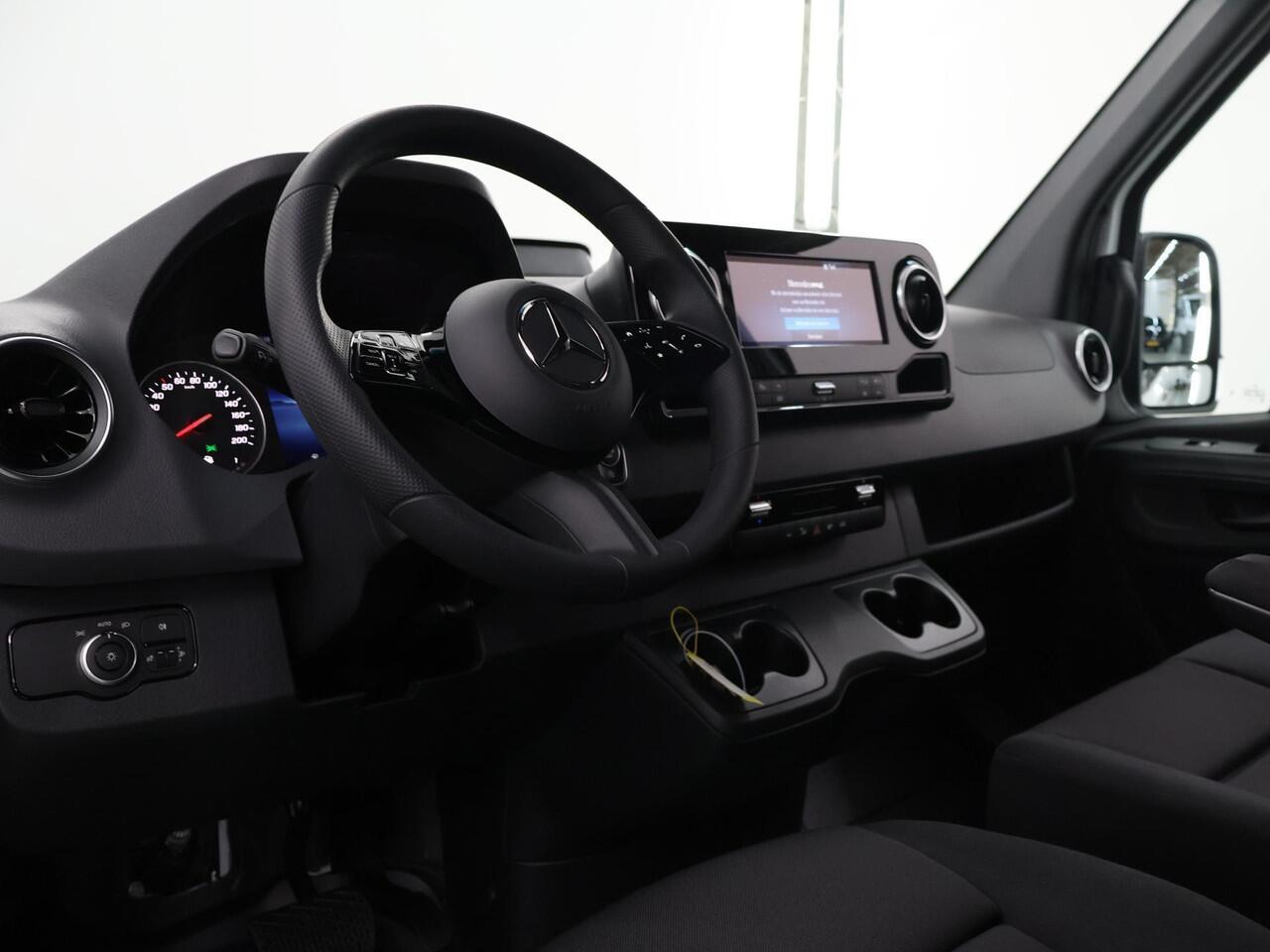 Mercedes-Benz SPRINTER 315 CDI | L2 H2 | Aut. | RWD | PRO | BPM VRIJ! | 3500 KG AHW | CARPLAY | ANDROID AUTO | 3-ZITS | CRUISE | CAMERA | AIRCO | SPOORASSISTENT | DODEHOEKDETECTIE |