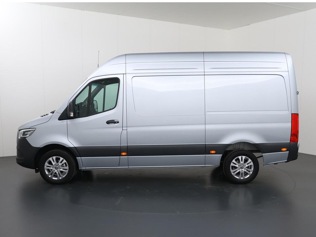 Mercedes-Benz SPRINTER 319 CDI | L2 H2 | PRO | AUT. | LED | 3500 KG AHW VOORBEREIDING | STOELVERWARMING | ACHTERUITRIJCAMERA | METALLIC | E4S SMARTPHONE INTEGRATIE | DODEHOEKDETECTIE | LICHTMETALEN VELGEN