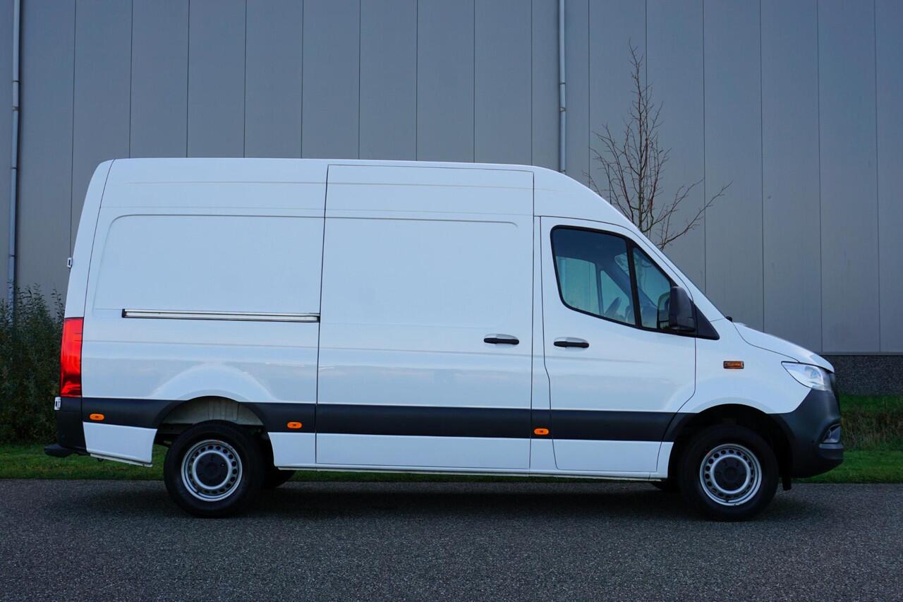 Mercedes-Benz SPRINTER 317 L2H2 RWD Automaat |EURO6 |1e eigenaar |Topstaat |Betimmering |Fabrieksgarantie |Camera |Cruise |Navi |Climate control |Stoelverwarming |3500 KG |170 pk