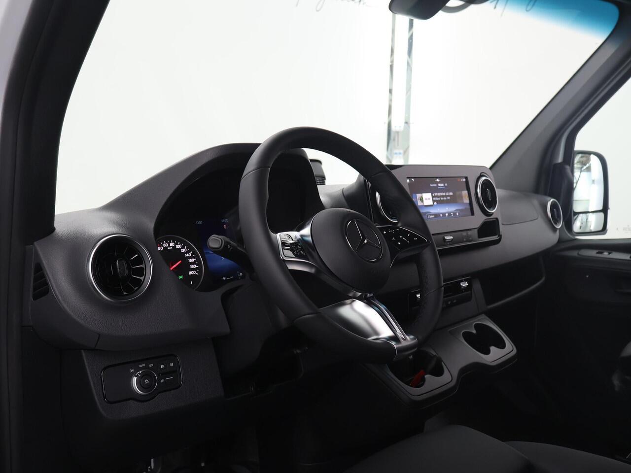 Mercedes-Benz SPRINTER 319 L2H2 RWD SELECT | LED | DISTRONIC | WINTERPAKKET | LEER | BPM VRIJ