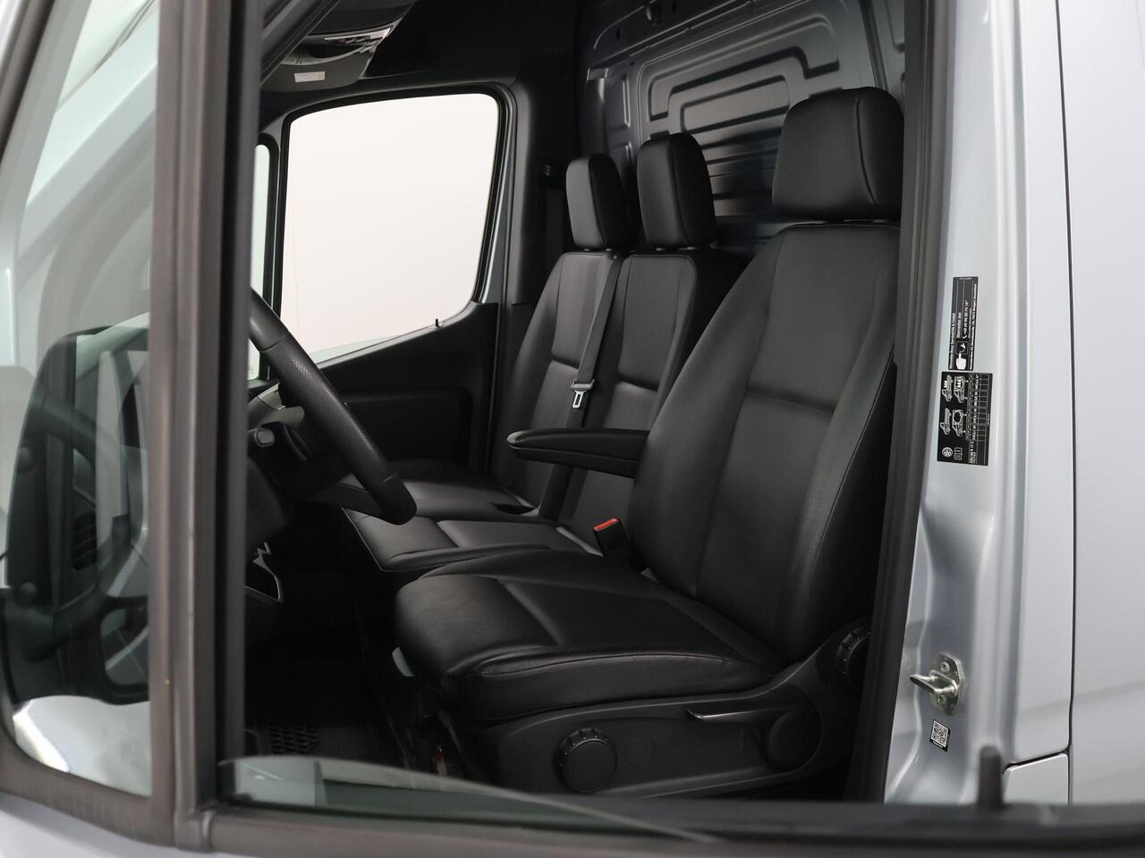 Mercedes-Benz SPRINTER 319 CDI | Aut. | L2 H2 | Pro | 3500 KG. AHW | LED | 3500 KG AHW VOORBEREIDING | STOELVERWARMING | ACHTERUITRIJCAMERA | METALLIC | E4S SMARTPHONE INTEGRATIE | DODEHOEKDETECTIE | LICHTMETALEN VELGEN