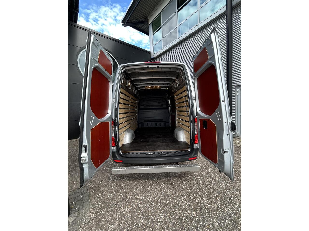 Mercedes-Benz SPRINTER 315 1.9 CDI L2H2 RWD