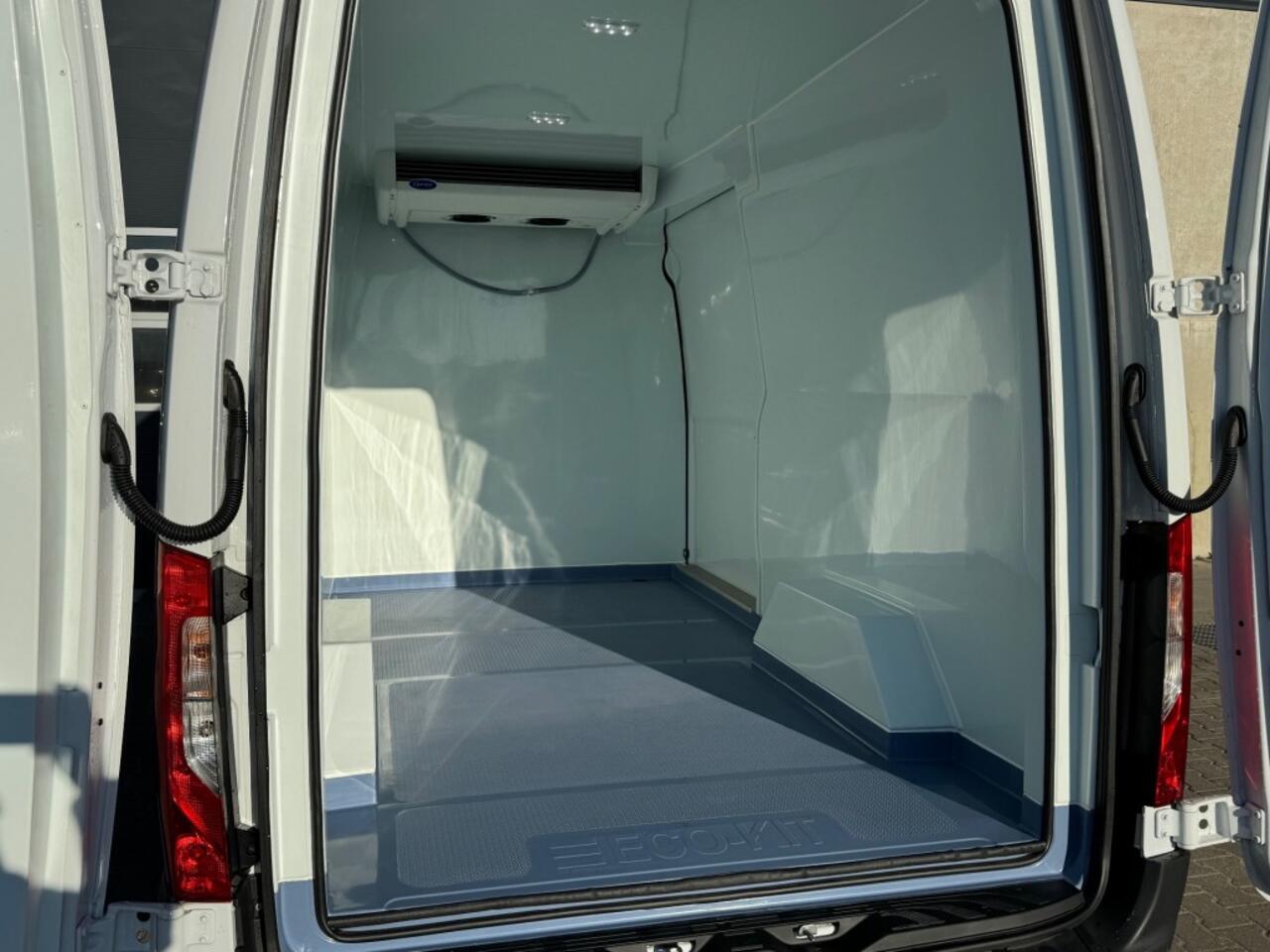 Mercedes-Benz SPRINTER 317 170pk L2 H2 Koelwagen - koelen/vriezen -20 graden - camera
