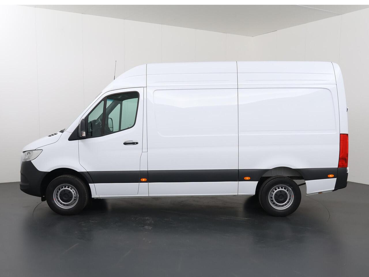 Mercedes-Benz SPRINTER 317 CDI | Aut. | L2 H2 | Pro | 3-zits | Airco | Cruise Control | 3500 KG. AHW | Parkeercamera | Certified