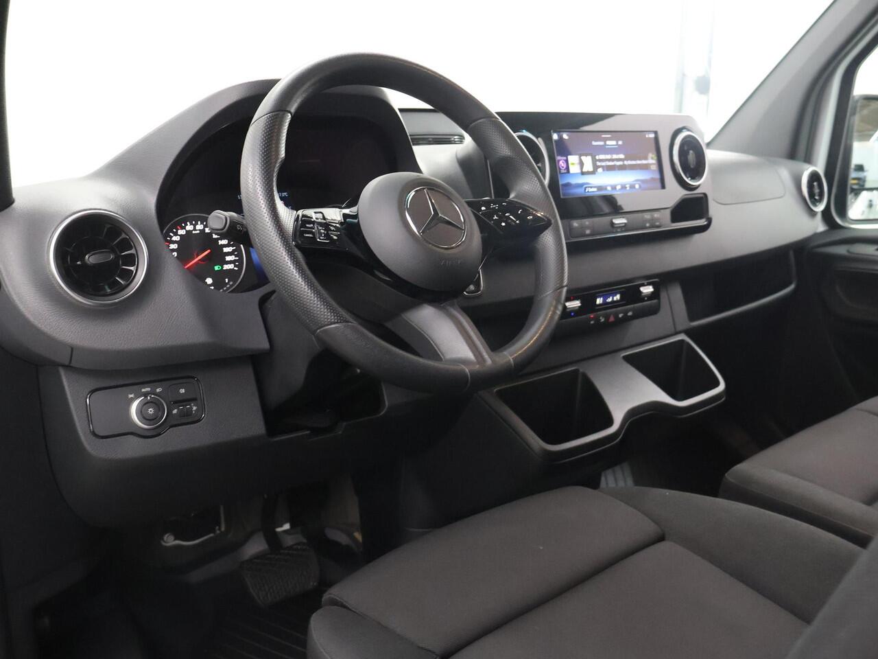 Mercedes-Benz SPRINTER 317 CDI | Aut. | L2 H2 | Pro | 3-zits | Airco | Cruise Control | 3500 KG. AHW | Parkeercamera | Certified