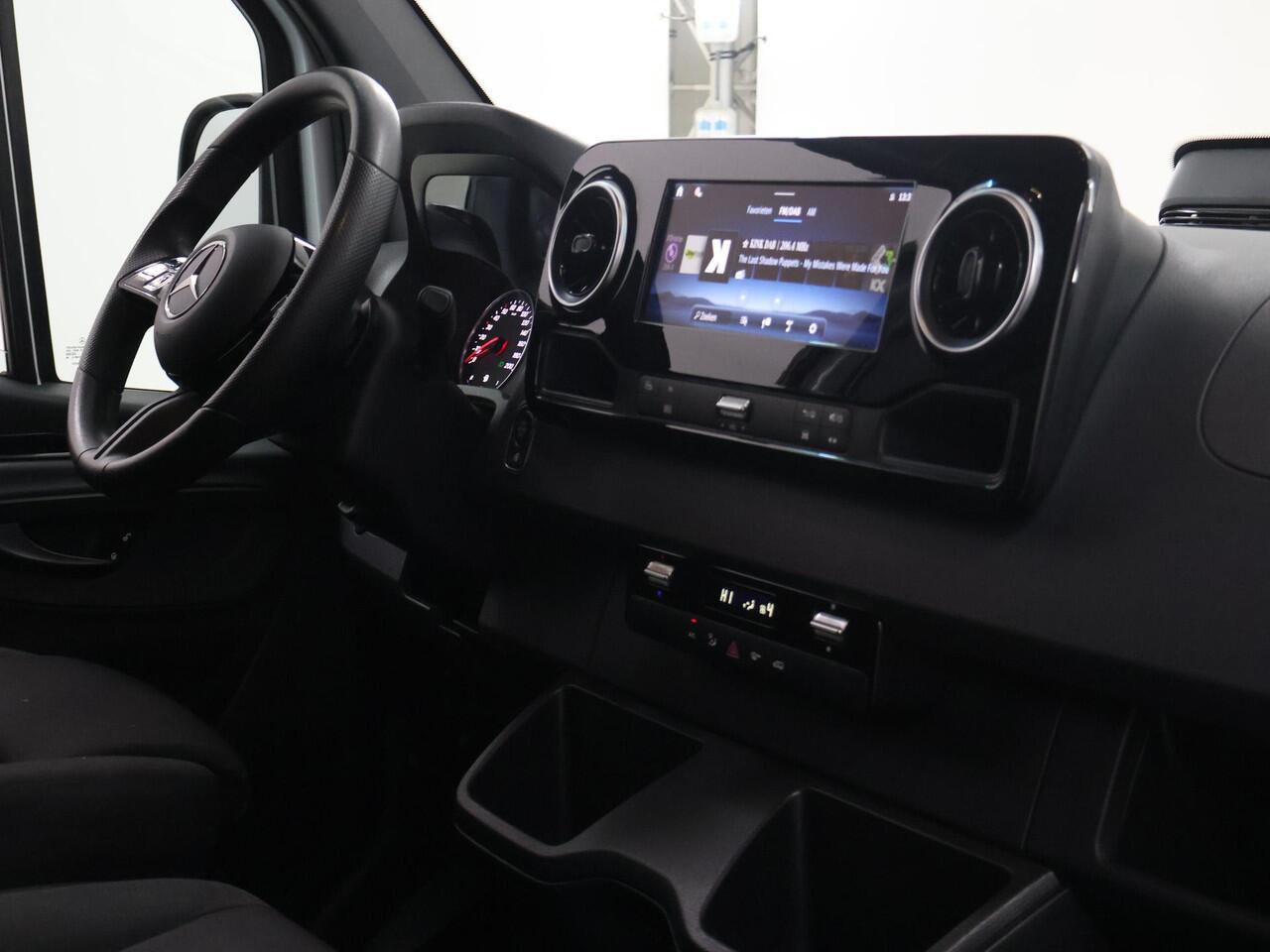 Mercedes-Benz SPRINTER 317 CDI | Aut. | L2 H2 | Pro | 3-zits | Airco | Cruise Control | 3500 KG. AHW | Parkeercamera | Certified