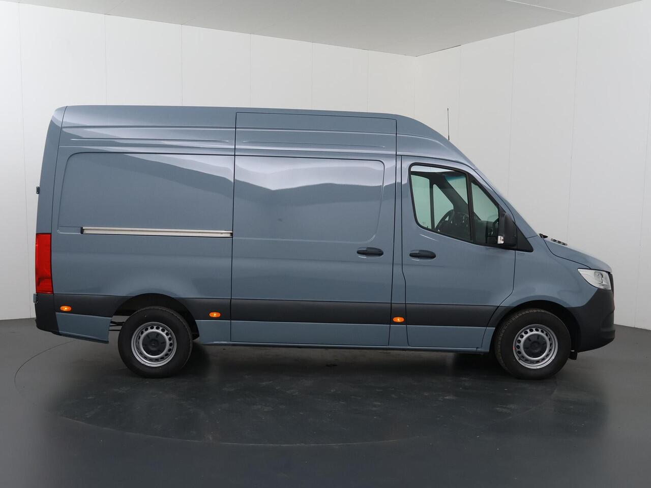 Mercedes-Benz SPRINTER 317 CDI | Aut. | L2 H2 | Pro | | Achteruitrijcamera | Verwarmde Comfortstoel Bestuurder met Bijrijdersbank | Airco | Apple Carplay/Android Auto | 3500 KG AHW Voorbereiding | Certified |