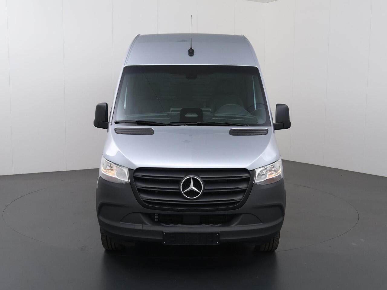 Mercedes-Benz SPRINTER 317 CDI | Aut. | L2 H2 | Pro | 3500KG. AHW | Parkeercamera | 3-zits | Trekhaak | LM Velgen | Stoelverwarming | Alarm | Apple Carplay / Android | Certified