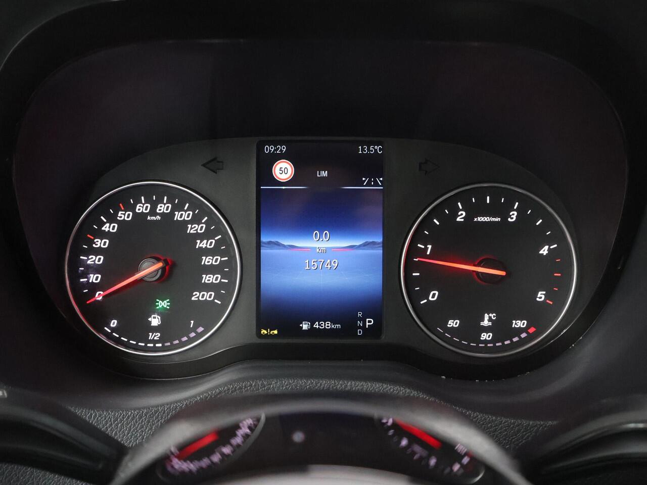 Mercedes-Benz SPRINTER 317 CDI | Aut. | L2 H2 | Pro | LED Koplampen | 3 zits | Achteruitrijcamera | Betimmering | Laadvloer | Lichtmetalen Velgen | Trekhaak | Certified