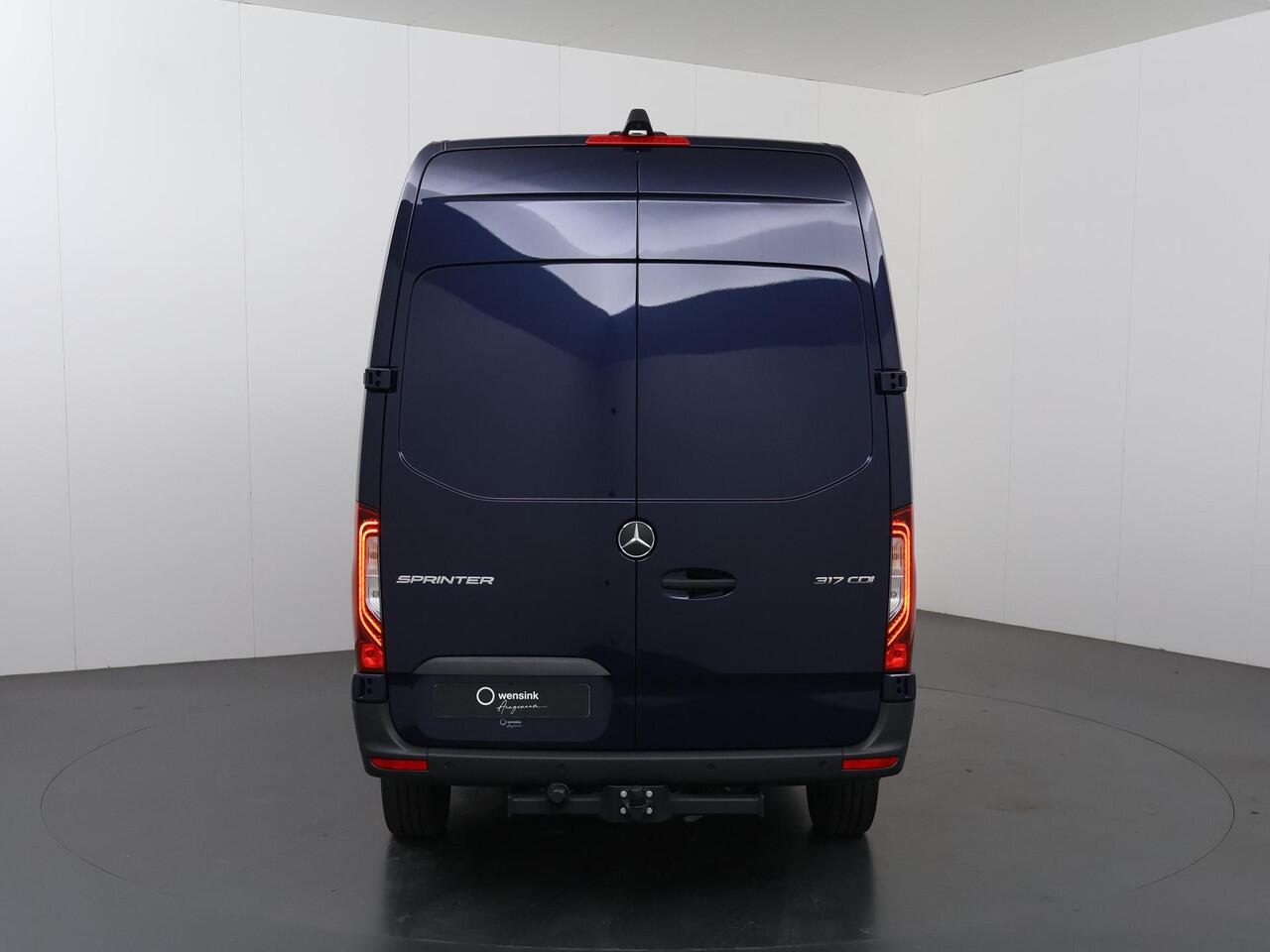 Mercedes-Benz SPRINTER 317 CDI | Aut. | L2 H2 | Pro | LED Koplampen | 3 zits | Achteruitrijcamera | Betimmering | Laadvloer | Lichtmetalen Velgen | Trekhaak | Certified
