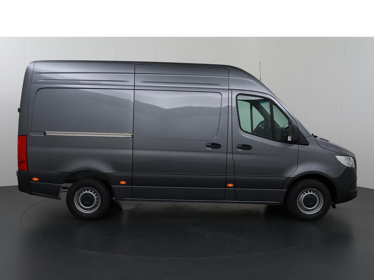 Mercedes-Benz SPRINTER 315 CDI GB L2 RWD PRO | ACHTERUITRIJCAMERA | 3500 KG AHW | DODEHOEKASSISTENT | AIRCO | CRUISE | CARPLAY | ANDROID AUTO | METALLIC | 3-ZITS | MBUX SYSTEEM GROOT