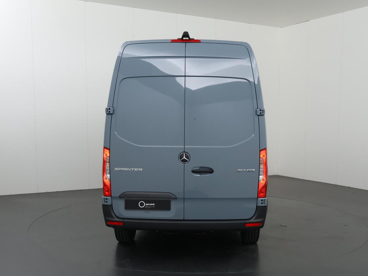 Mercedes-Benz SPRINTER 317 CDI | Aut. | L2 H2 | Pro | 3 zits | Stoelverwarming | Achteruitrijcamera | Betimmering | Laadvloer | Apple Carplay / Android Auto | Certified