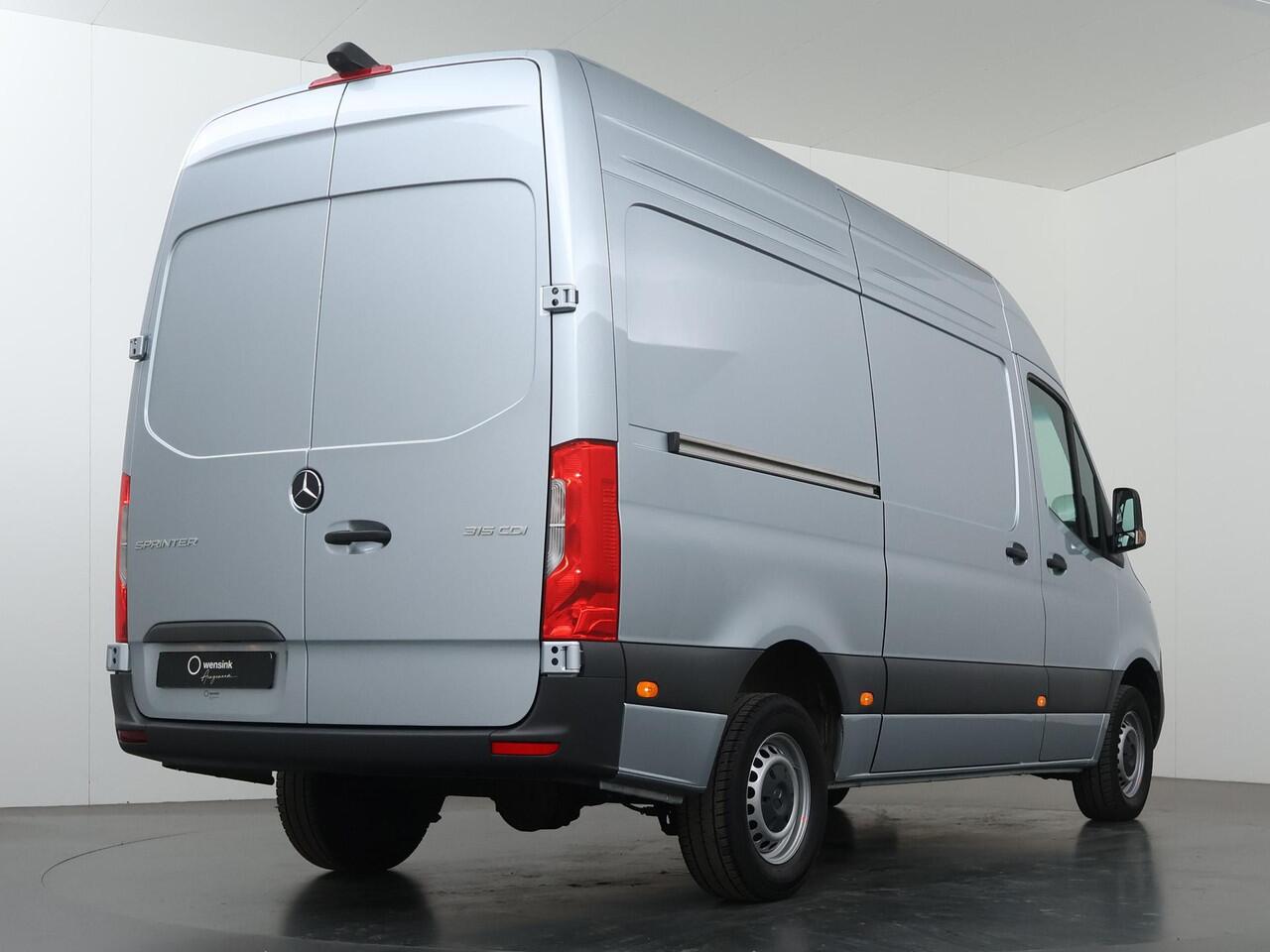 Mercedes-Benz SPRINTER 315 CDI | L2 H2 | PRO | 3500 KG. AHW | 3 zits | Achteruitrijcamera | Betimmering | Laadvloer | Apple Carplay/Android Auto | Certified