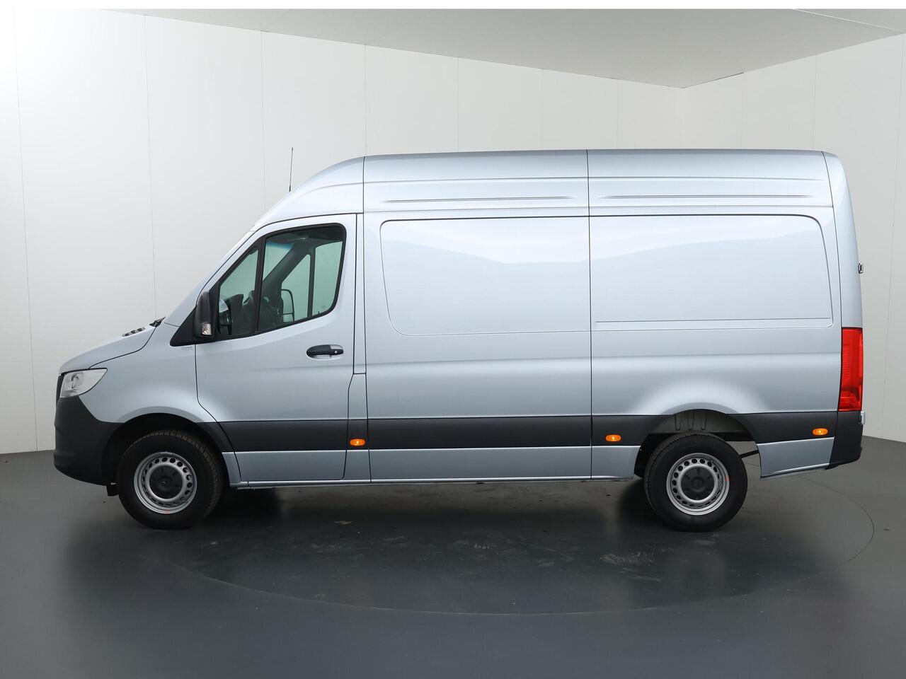 Mercedes-Benz SPRINTER 315 CDI | L2 H2 | PRO | 3500 KG. AHW | 3 zits | Achteruitrijcamera | Betimmering | Laadvloer | Apple Carplay/Android Auto | Certified