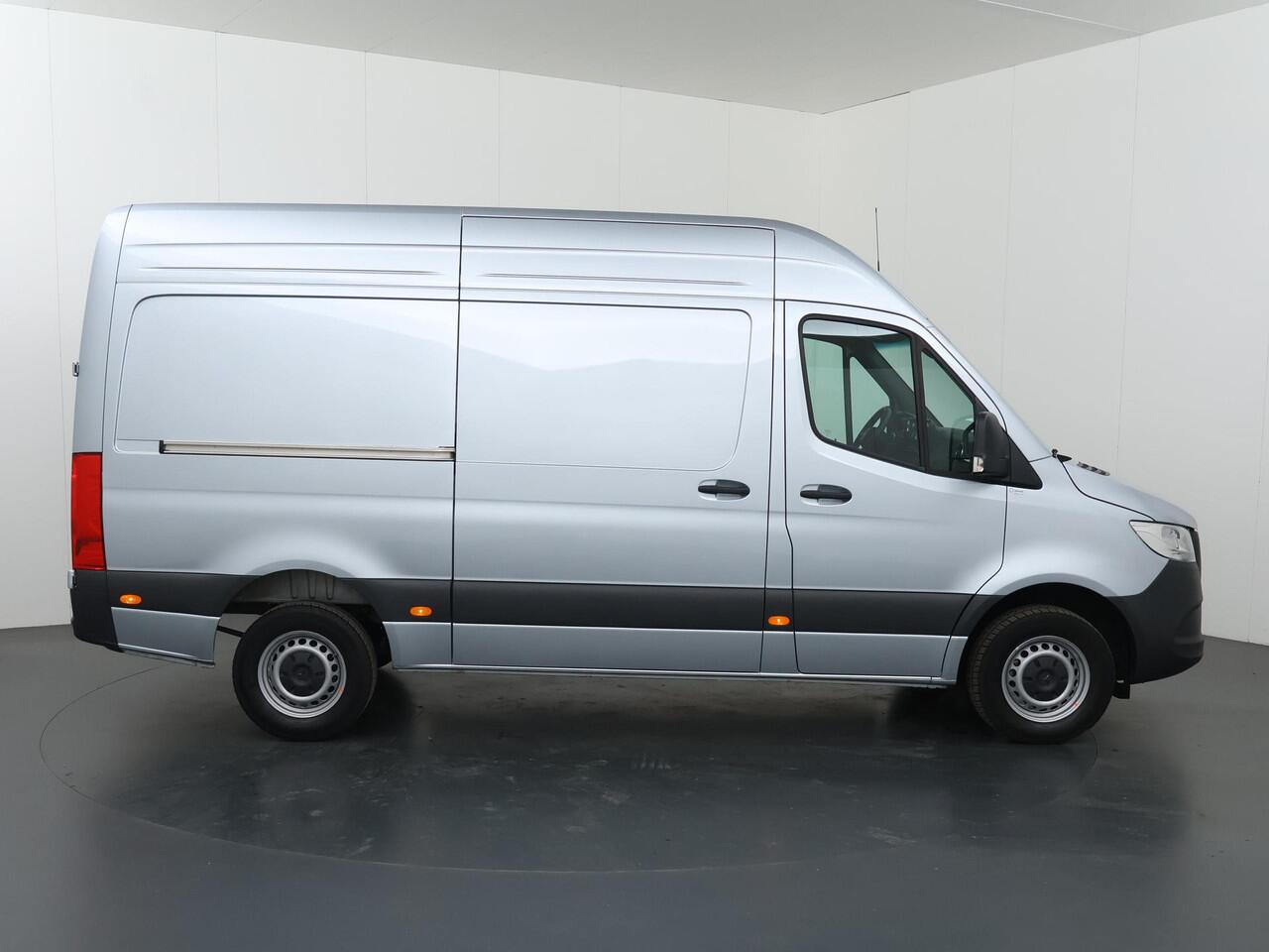 Mercedes-Benz SPRINTER 315 CDI | L2 H2 | PRO | 3500 KG. AHW | 3 zits | Achteruitrijcamera | Betimmering | Laadvloer | Apple Carplay/Android Auto | Certified