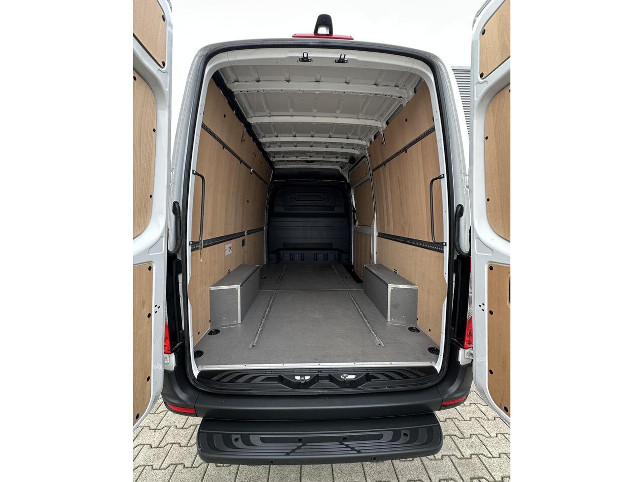 Mercedes-Benz SPRINTER 317 CDI L2H2 navi/camera/aut/mf stuur