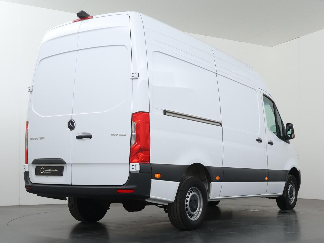 Mercedes-Benz SPRINTER 317 CDI | Aut. | L2 H2 | Pro | 3-zits | Airco | Cruise Control | 3500 KG. AHW | Parkeercamera | Certified