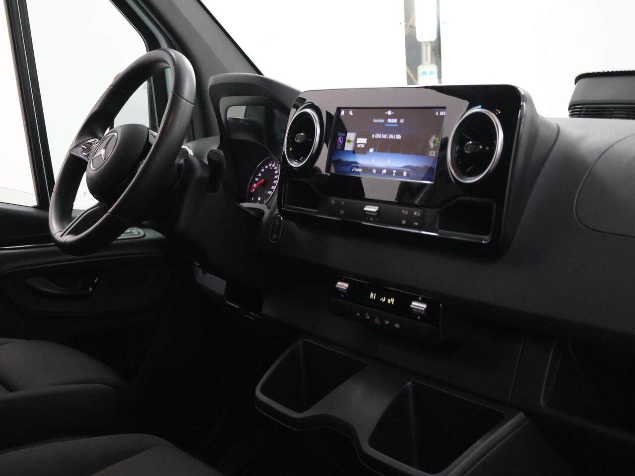 Mercedes-Benz SPRINTER 317 CDI | Aut. | L2 H2 | Pro | 3-zits | Airco | Cruise Control | 3500 KG. AHW | Parkeercamera | Certified