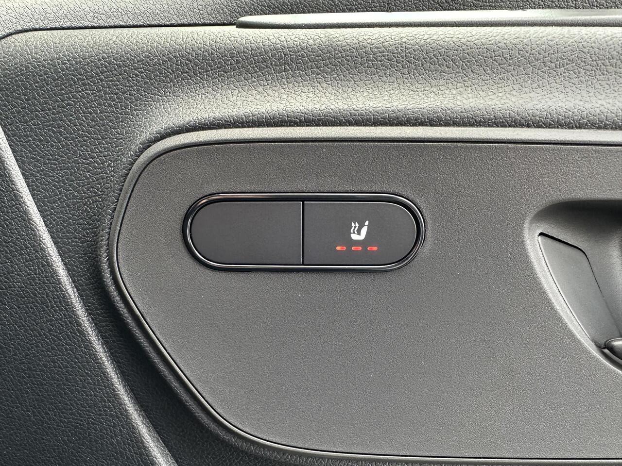 Mercedes-Benz SPRINTER 317CDI L2H1 Airco Navigatie Camera 2800kg Trekhaak 2x schuifdeur