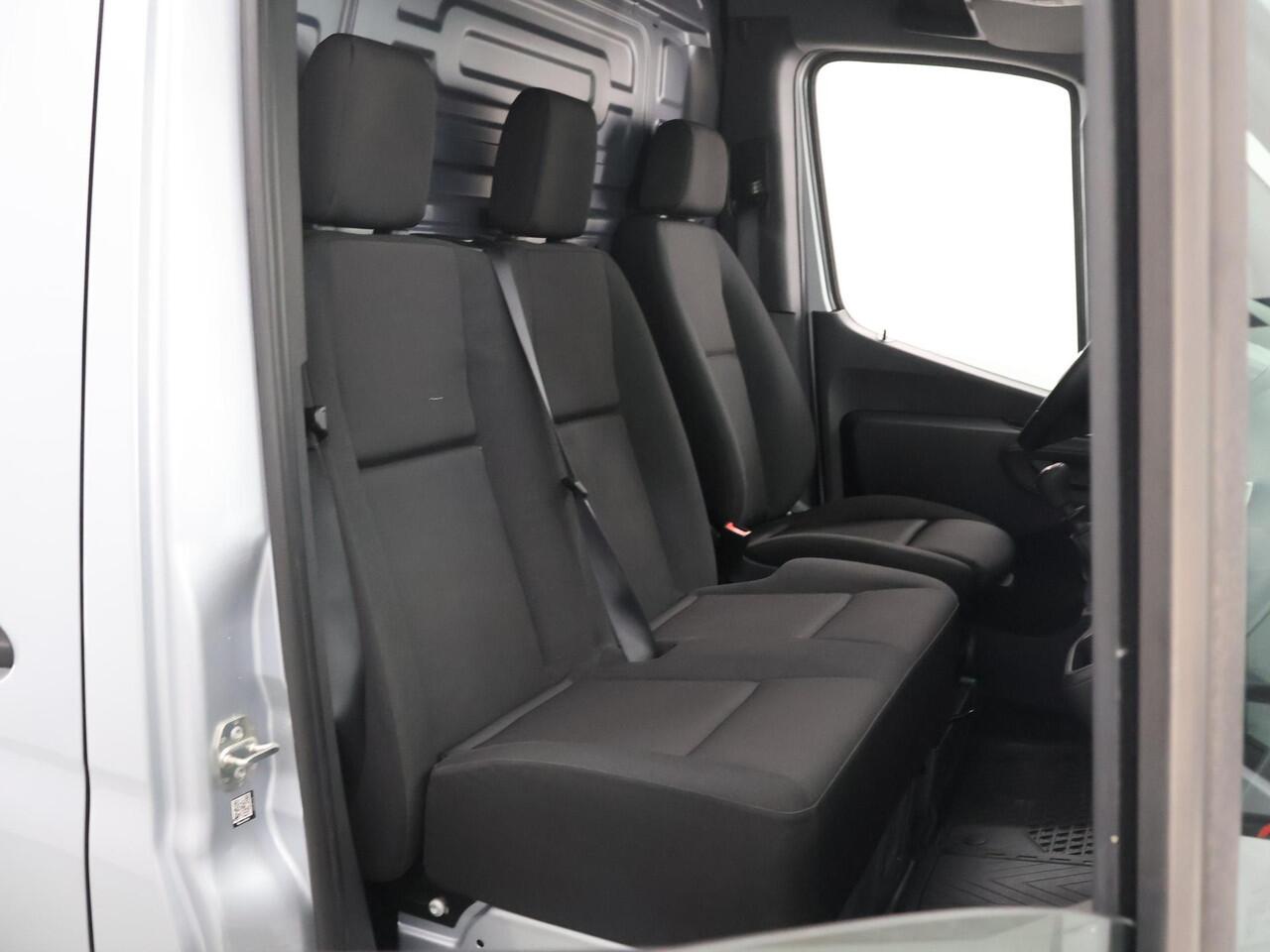 Mercedes-Benz SPRINTER 315 CDI | L2 H2 | Pro | 3 zits | Achteruitrijcamera | Betimmering | Laadvloer | Apple Carplay/Android Auto | Certified