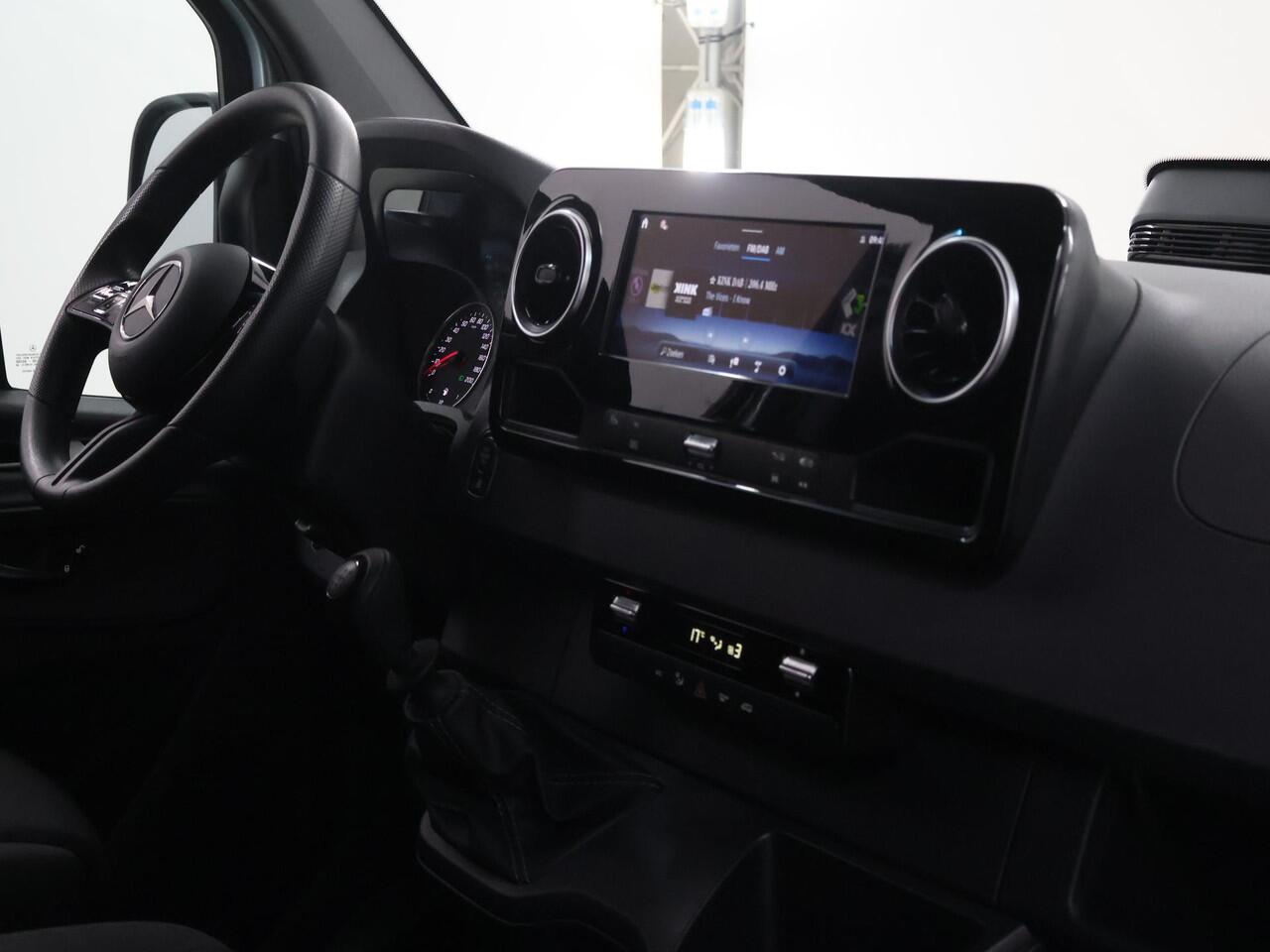 Mercedes-Benz SPRINTER 315 CDI | L2 H2 | Pro | 3 zits | Achteruitrijcamera | Betimmering | Laadvloer | Apple Carplay/Android Auto | Certified