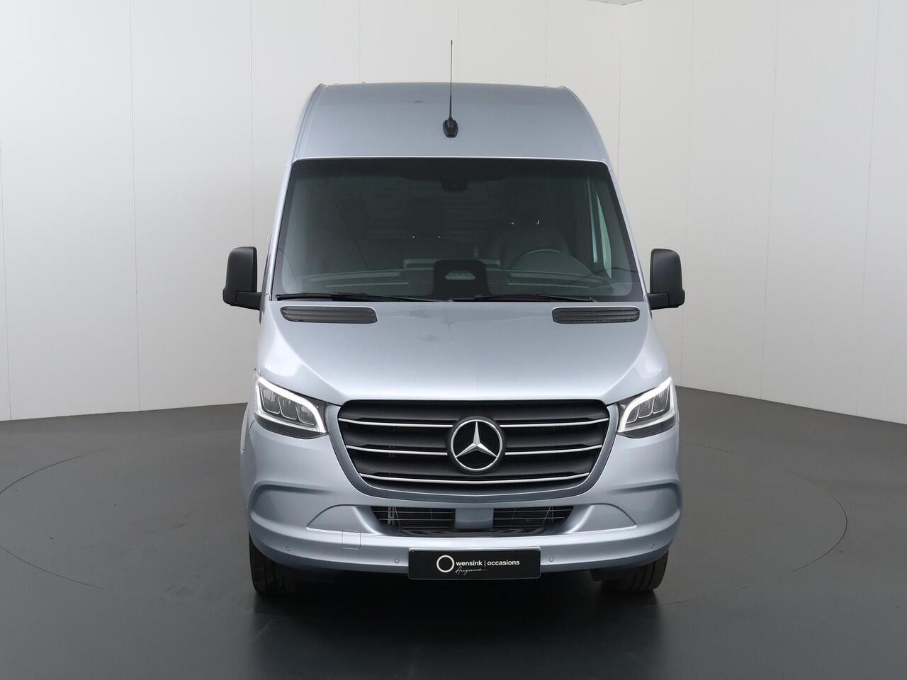 Mercedes-Benz SPRINTER 319 CDI | Aut. | L2 H2 | Select | Bumpers In Kleur | Navigatie | Distronic Plus | Klasse 3 Alarm | Airco | Parkeerpakket | Dodehoekassistent | Led Verlichting | Geveerde Comfortstoel en Bijrijdersbank | Certified |