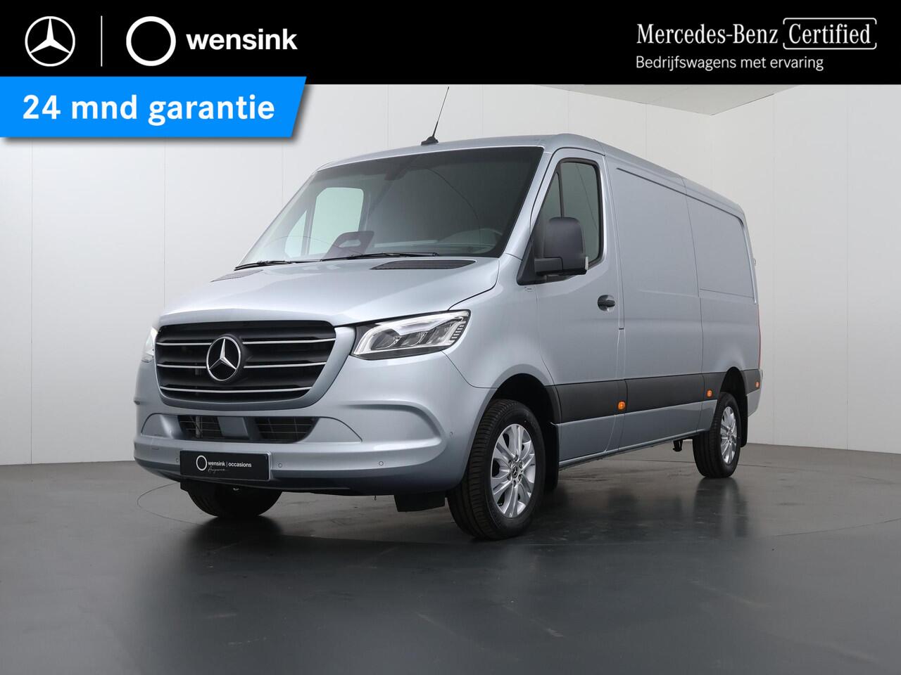 Mercedes-Benz SPRINTER 319 CDI | Aut. | L2 H1 | Select | Distronic | 3500 KG Trekhaak | 17" Lichtmetalen Wielen | Navigatie | Parkeercamera | LED Koplampen | Vloer+Zijwanden | Certified