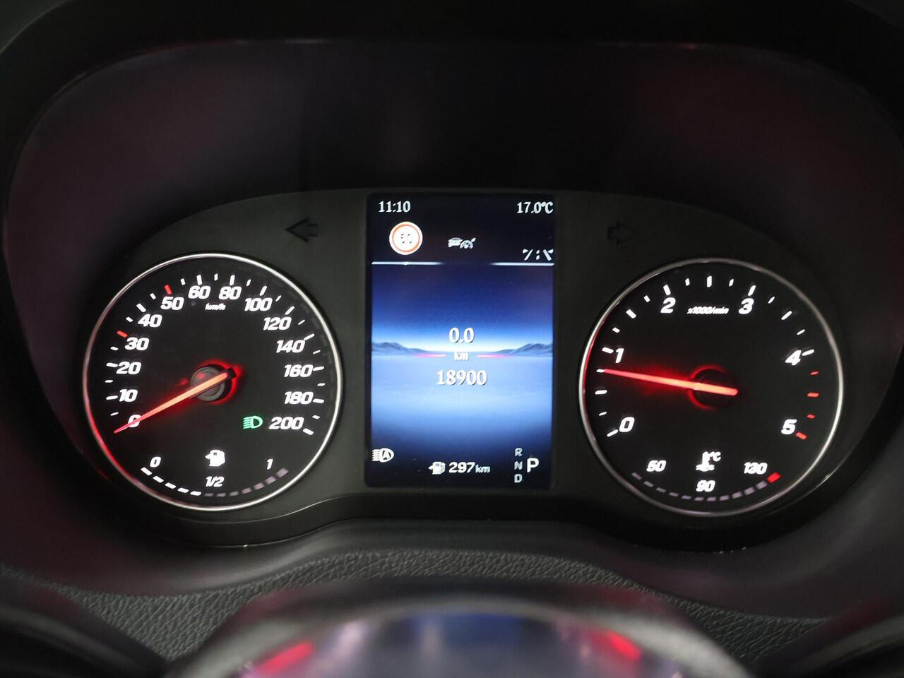 Mercedes-Benz SPRINTER 319 CDI | Aut. | L2 H1 | Select | Distronic | 3500 KG Trekhaak | 17" Lichtmetalen Wielen | Navigatie | Parkeercamera | LED Koplampen | Vloer+Zijwanden | Certified