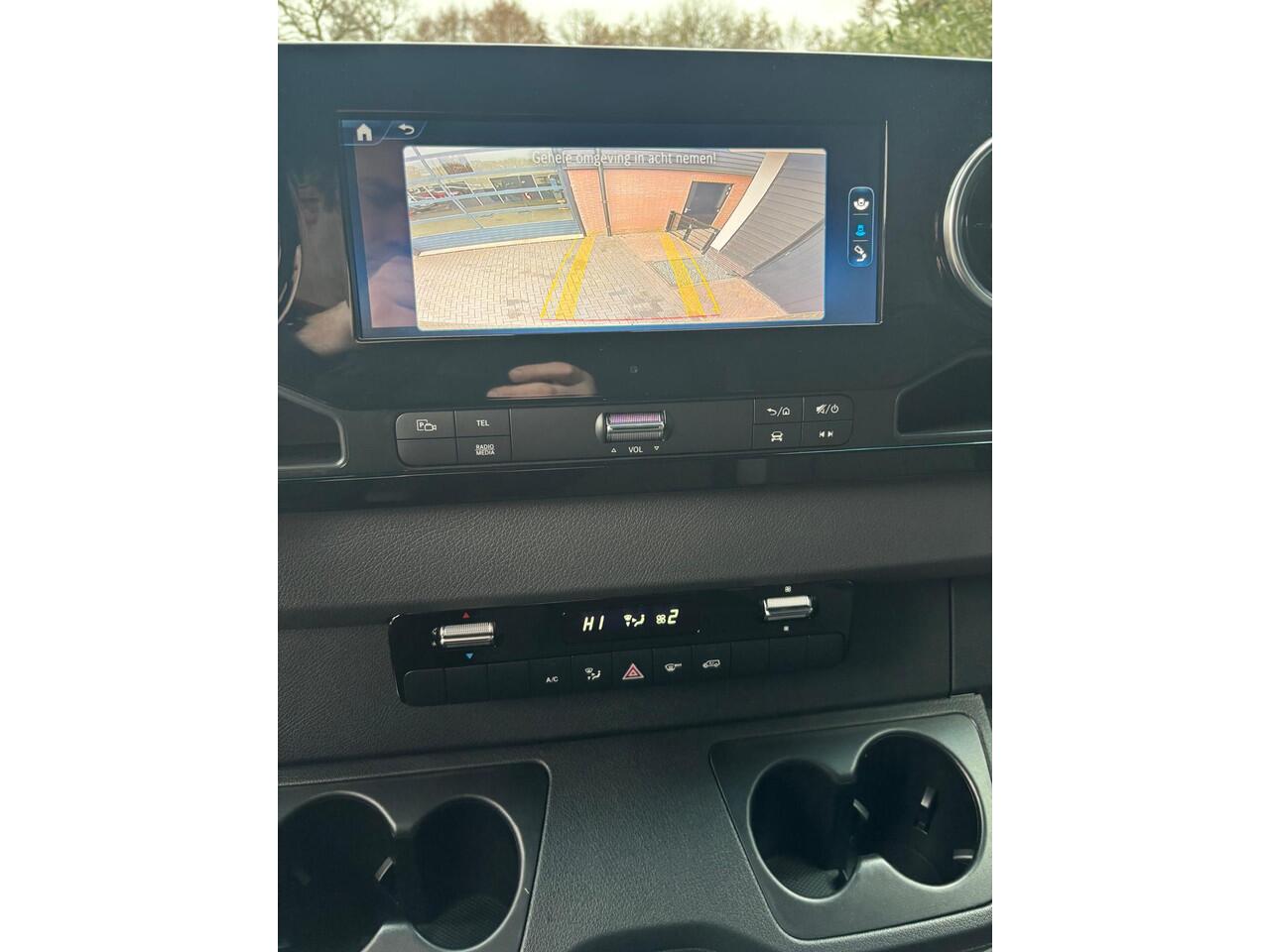 Mercedes-Benz SPRINTER 319 1.9 CDI L2H2 RWD