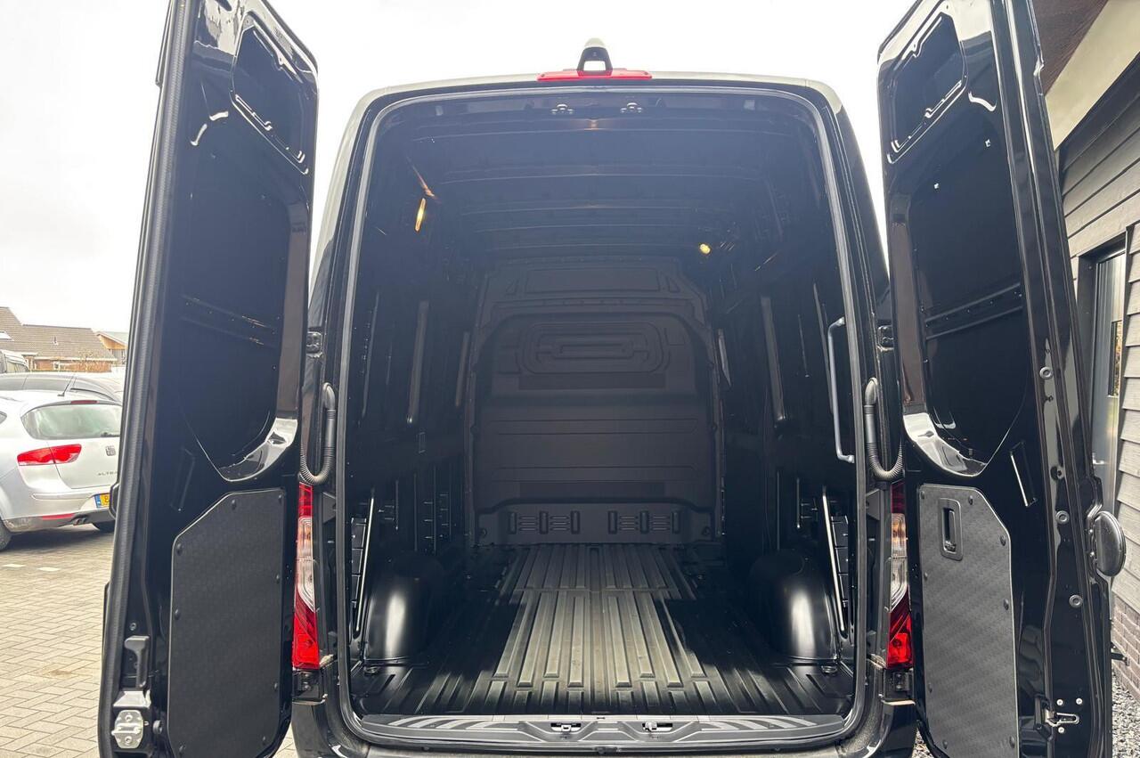 Mercedes-Benz SPRINTER 319 1.9 CDI L2H2 RWD