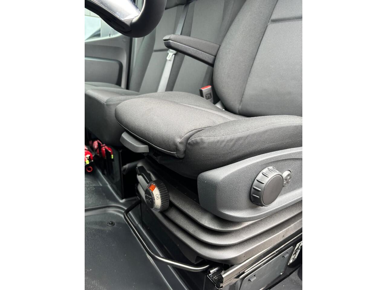 Mercedes-Benz SPRINTER 319 1.9 CDI L2H2 RWD