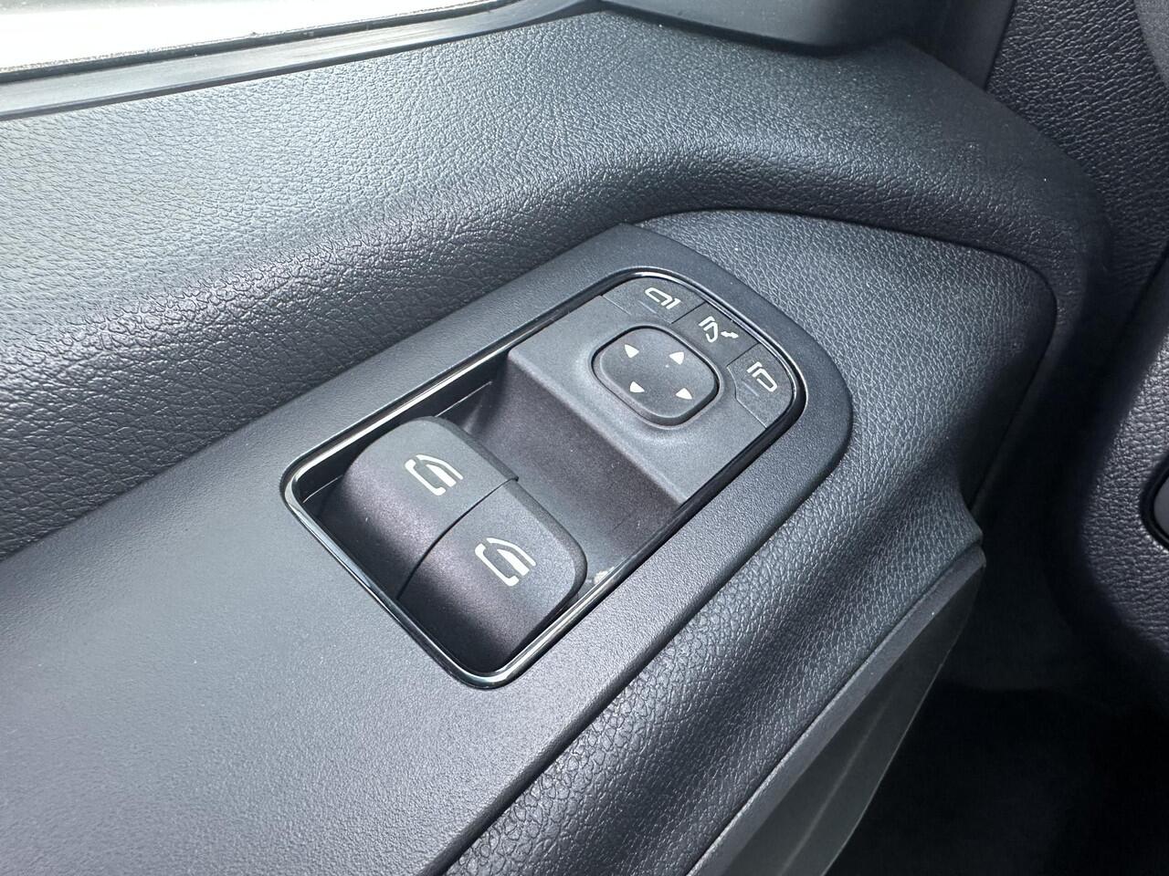 Mercedes-Benz SPRINTER 317 CDI L2 Dubbele Cabine Open Laadbak 3500kg Trekhaak MBUX Cruise control etc