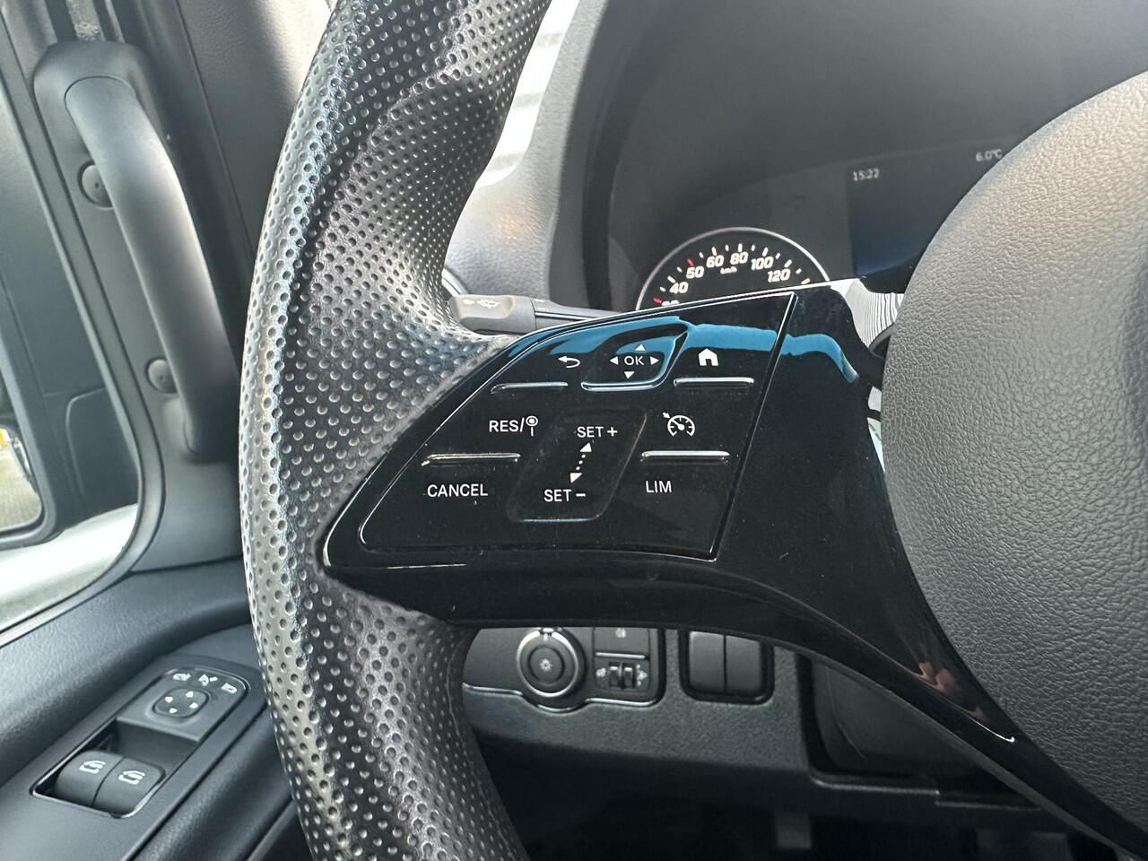 Mercedes-Benz SPRINTER 317 CDI L2 Dubbele Cabine Open Laadbak 3500kg Trekhaak MBUX Cruise control etc