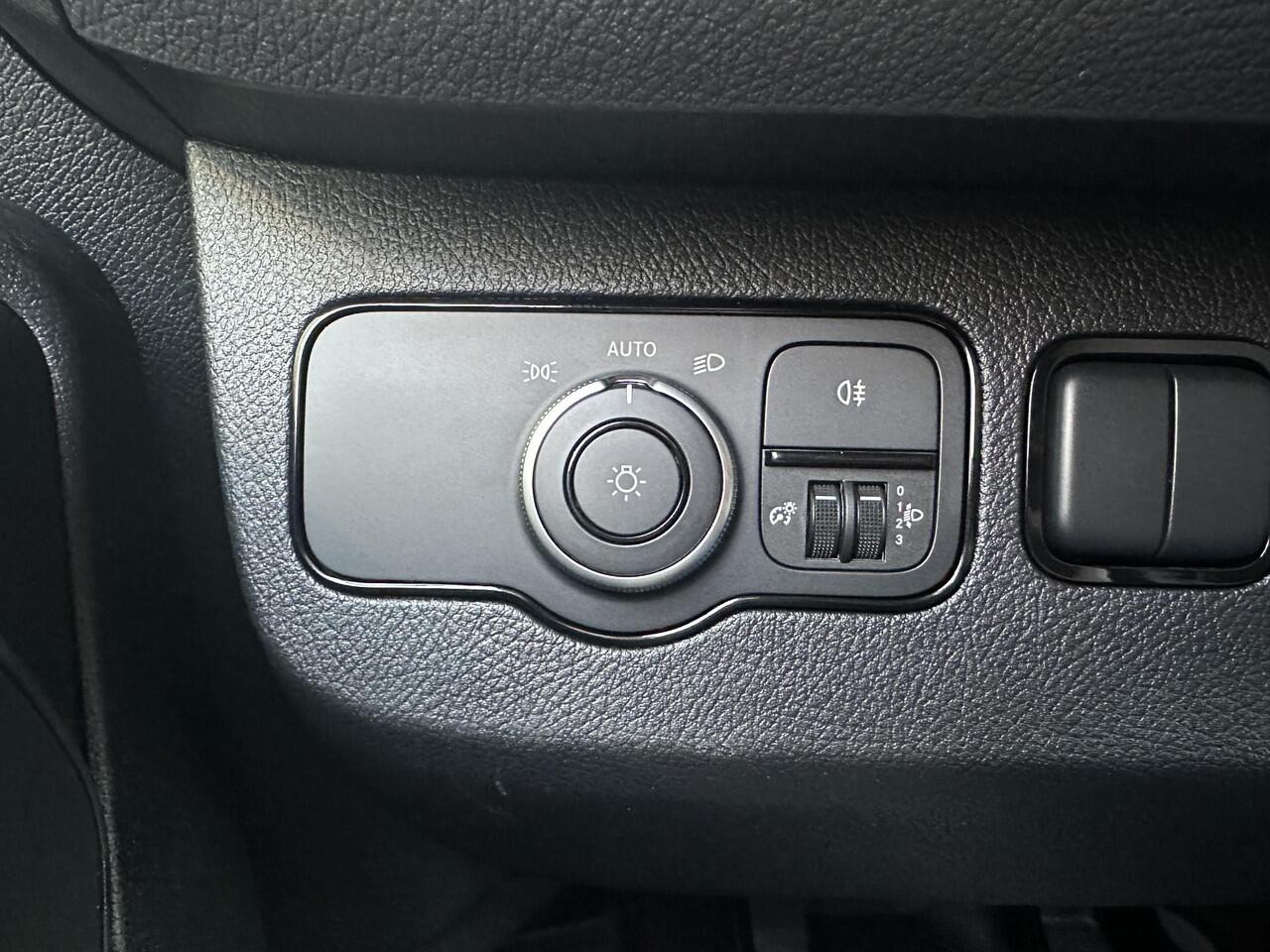 Mercedes-Benz SPRINTER 317 CDI L2 Dubbele Cabine Open Laadbak 3500kg Trekhaak MBUX Cruise control etc