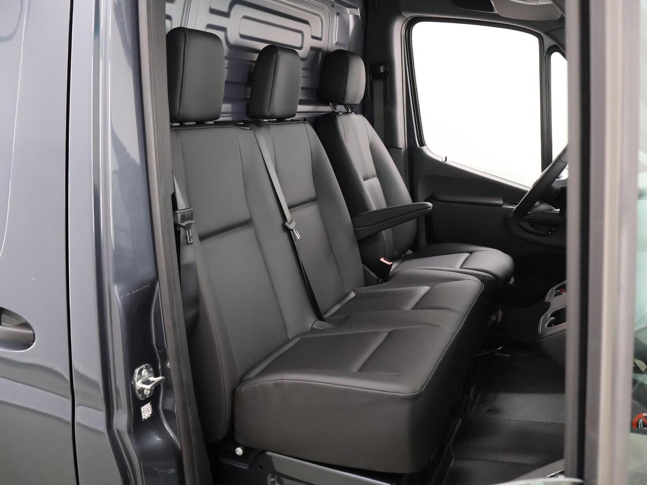 Mercedes-Benz SPRINTER 319 CDI L2 H2 Select | | BPM VRIJ | 3500 kg TREKKEN | 3-zits | Leder | Parkeersensoren | Climate Control | Achteruitrijcamera | Airco | Cruise Control | LED Koplampen |