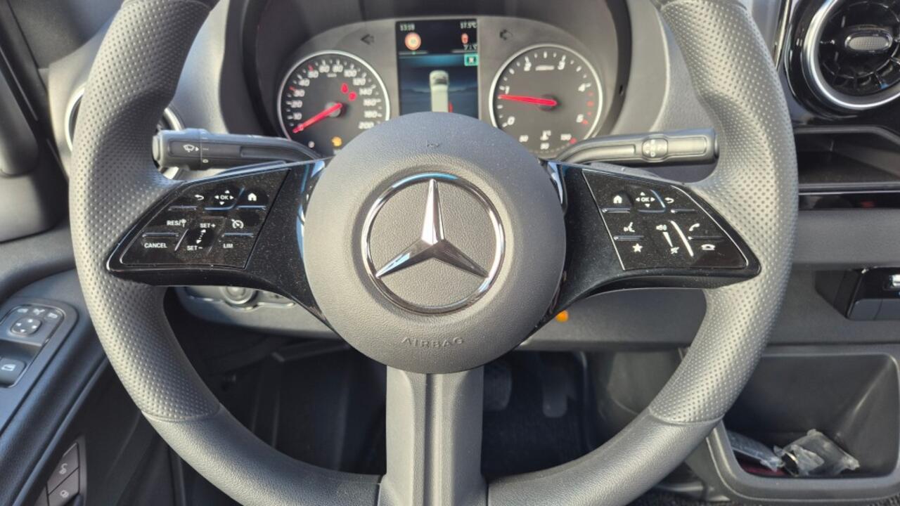 Mercedes-Benz SPRINTER VOORRAAD Rolstoelbus met 9-zitplaatsen Incl-BPM