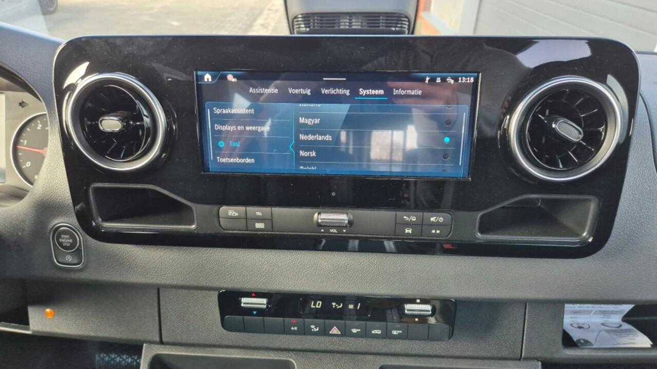 Mercedes-Benz SPRINTER VOORRAAD Rolstoelbus met 9-zitplaatsen Incl-BPM