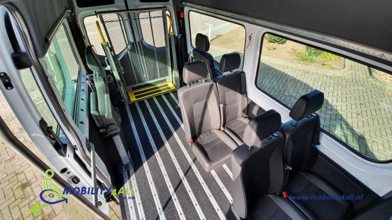 Mercedes-Benz SPRINTER VOORRAAD 9-persoons rolstoelbus NIEUW