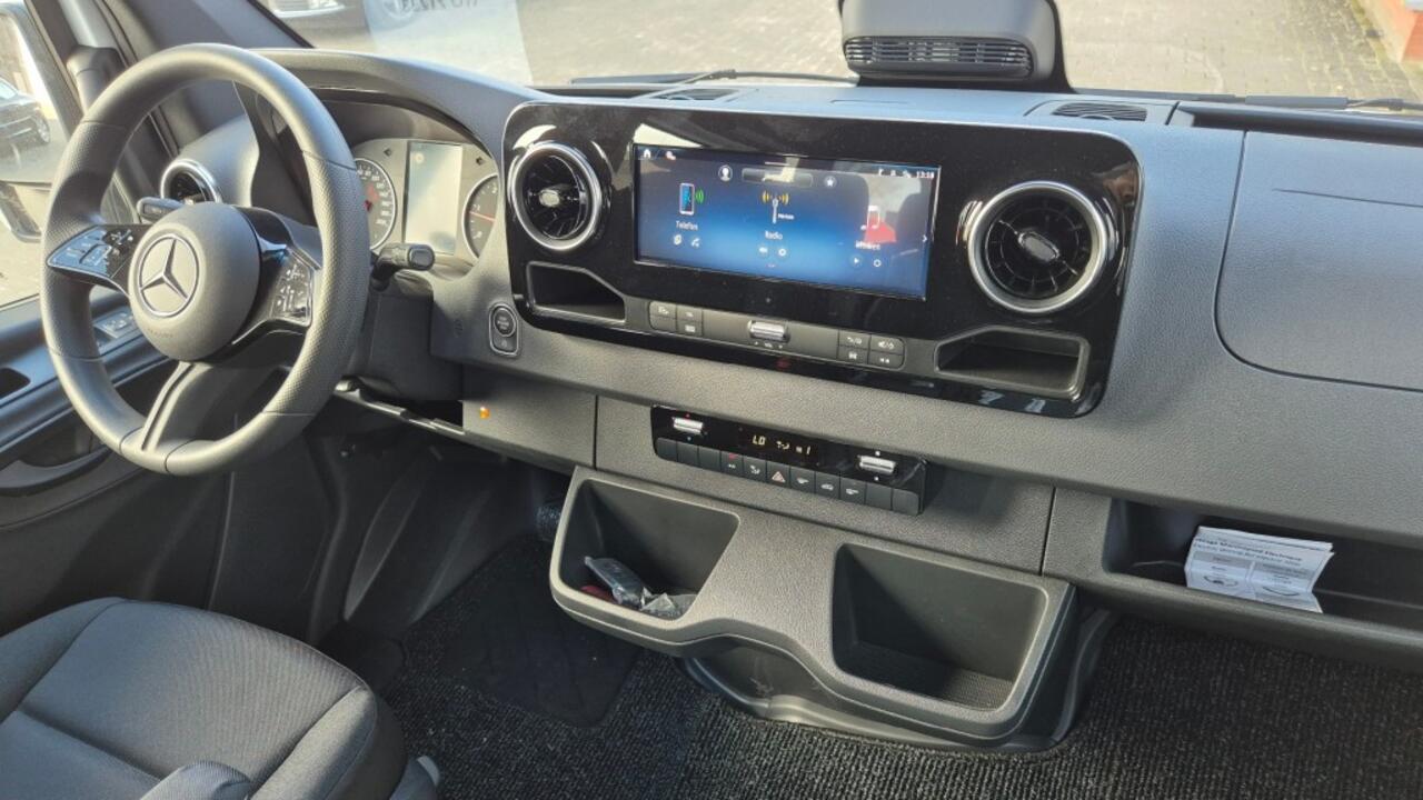 Mercedes-Benz SPRINTER VOORRAAD ! ! 9 persoons - rolstoelbus. Incl- BPM