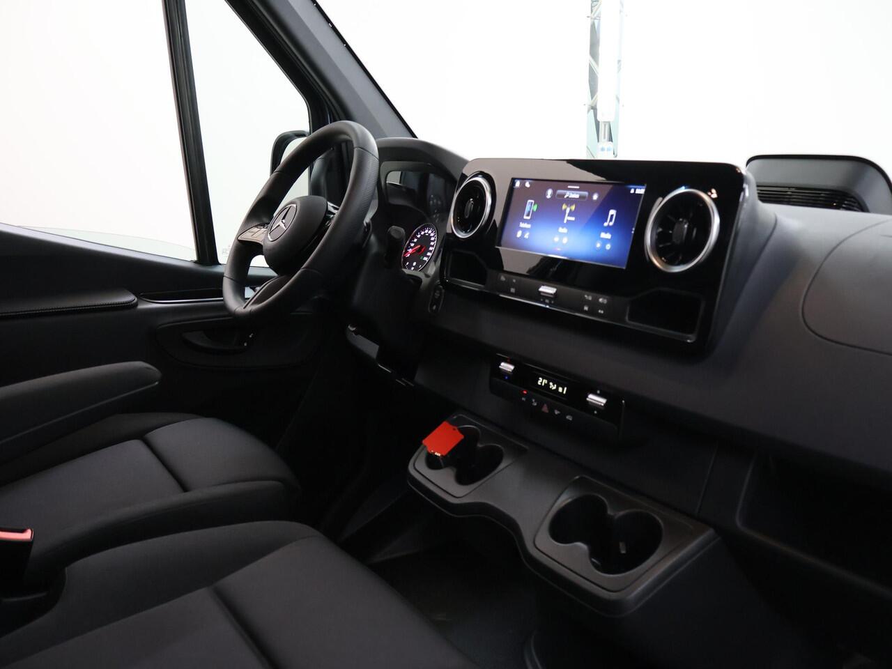 Mercedes-Benz SPRINTER 315 CDI | L2 H2 | Aut. | RWD | PRO | BPM VRIJ! | 3500 KG AHW | CARPLAY | ANDROID AUTO | 3-ZITS | CRUISE | CAMERA | AIRCO | SPOORASSISTENT | DODEHOEKDETECTIE | METALLIC