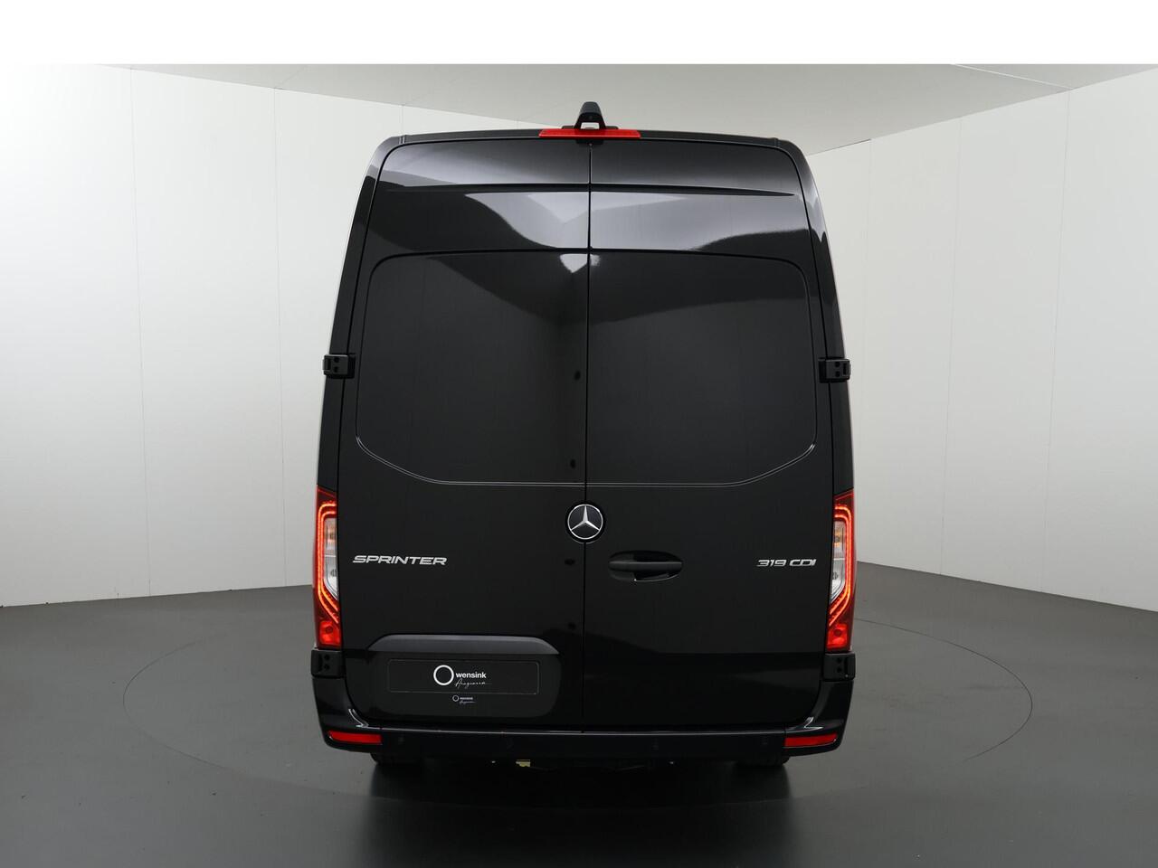 Mercedes-Benz SPRINTER 319 CDI L3 H2 Select | Winterpakket | Trekgewicht 3500 kg | Adaptieve Cruise Distronic | LED koplampen | Achteruitrijcamera | Smartphone integratie pakket |