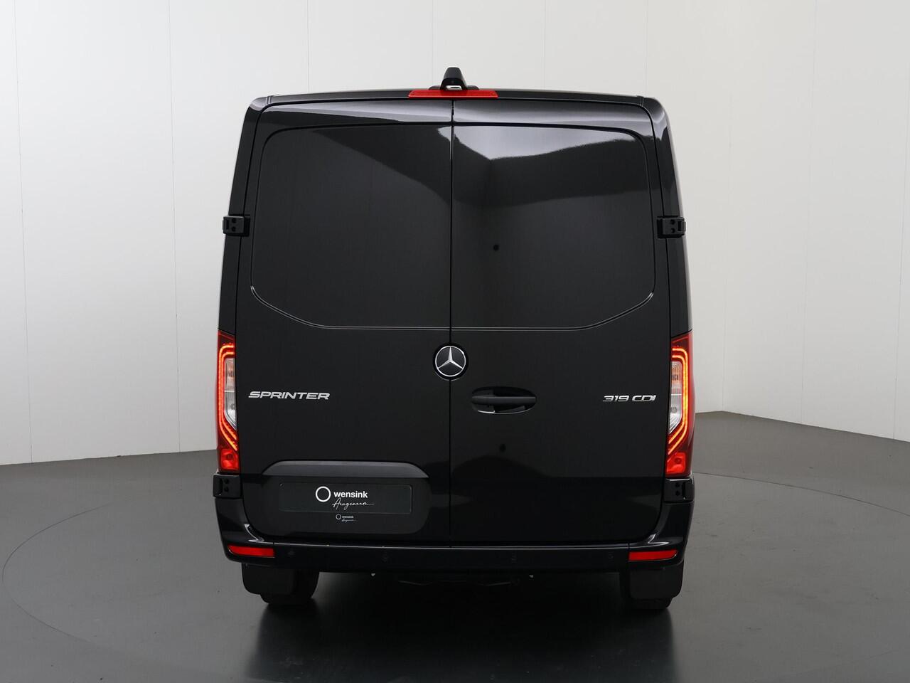 Mercedes-Benz SPRINTER 319 CDI L2 H1 Select | Navigatie | LED | 3500 KG AHW | Achteruitrijcamera | Airco | Adaptieve Cruise-Controle |
