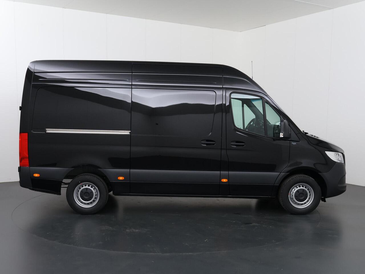 Mercedes-Benz SPRINTER 315 CDI | L2 H2 | Aut. | RWD | PRO | BPM VRIJ! | 3500 KG AHW | CARPLAY | ANDROID AUTO | 3-ZITS | CRUISE | CAMERA | AIRCO | SPOORASSISTENT | DODEHOEKDETECTIE | METALLIC