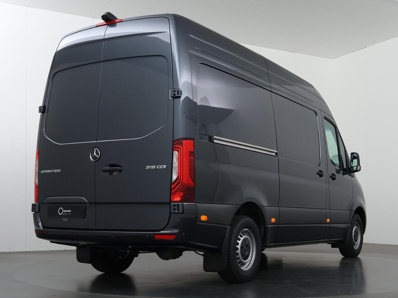 Mercedes-Benz SPRINTER 319 CDI L2 H2 Select | Winterpakket | Trekgewicht 3500 kg | Adaptieve Cruise Distronic | LED koplampen | Achteruitrijcamera |