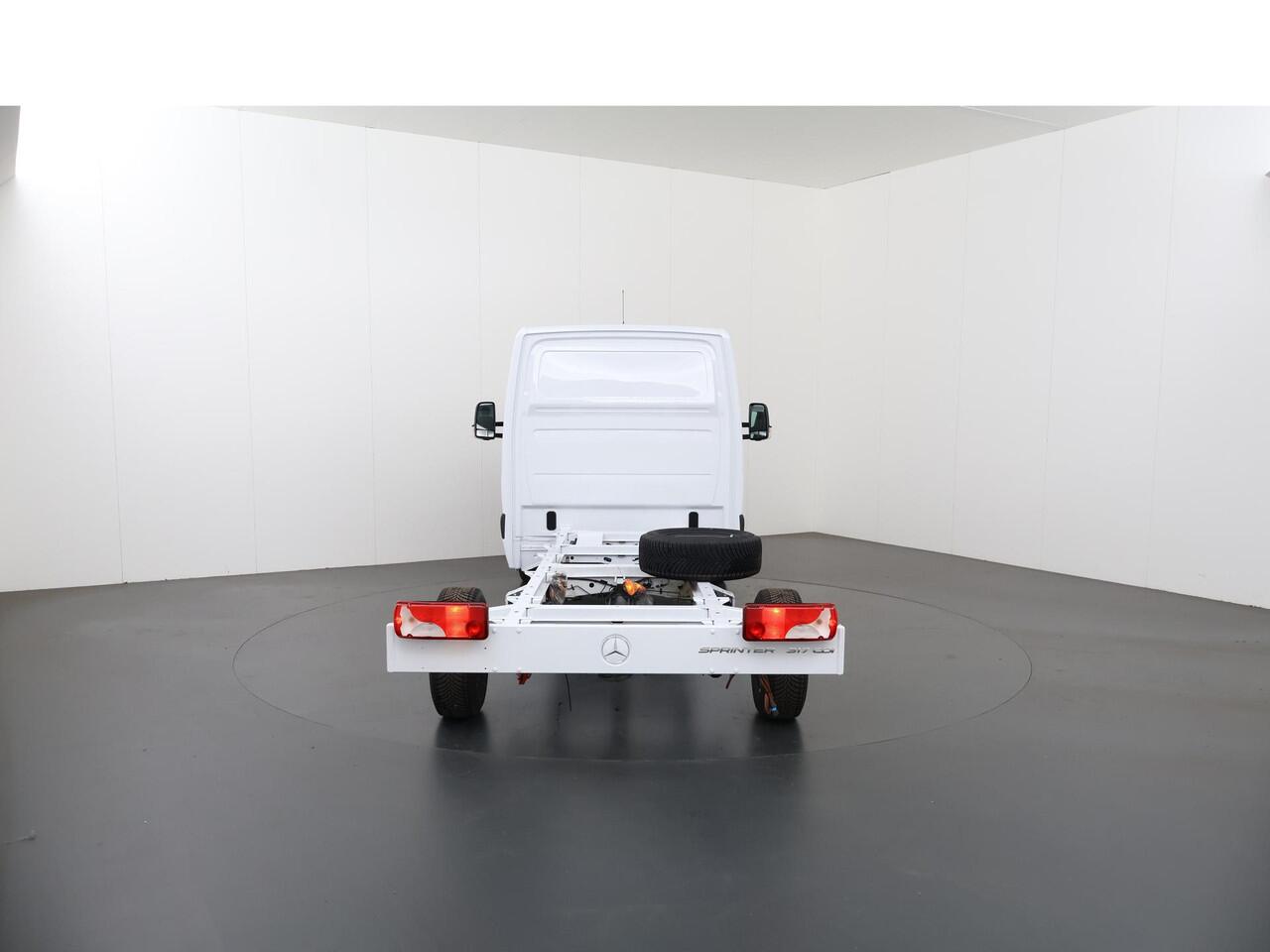 Mercedes-Benz SPRINTER 317 CDI | Aut. | Chassis | L3 | 3500 KG. AHW | Airco | Cruise Control | MBUX Navigatie | Apple Carplay/Android Auto | Lane-Assist | Comfort Bestuurdersstoel | 3500 KG. AHW | ELKE OPBOUW MOGELIJK