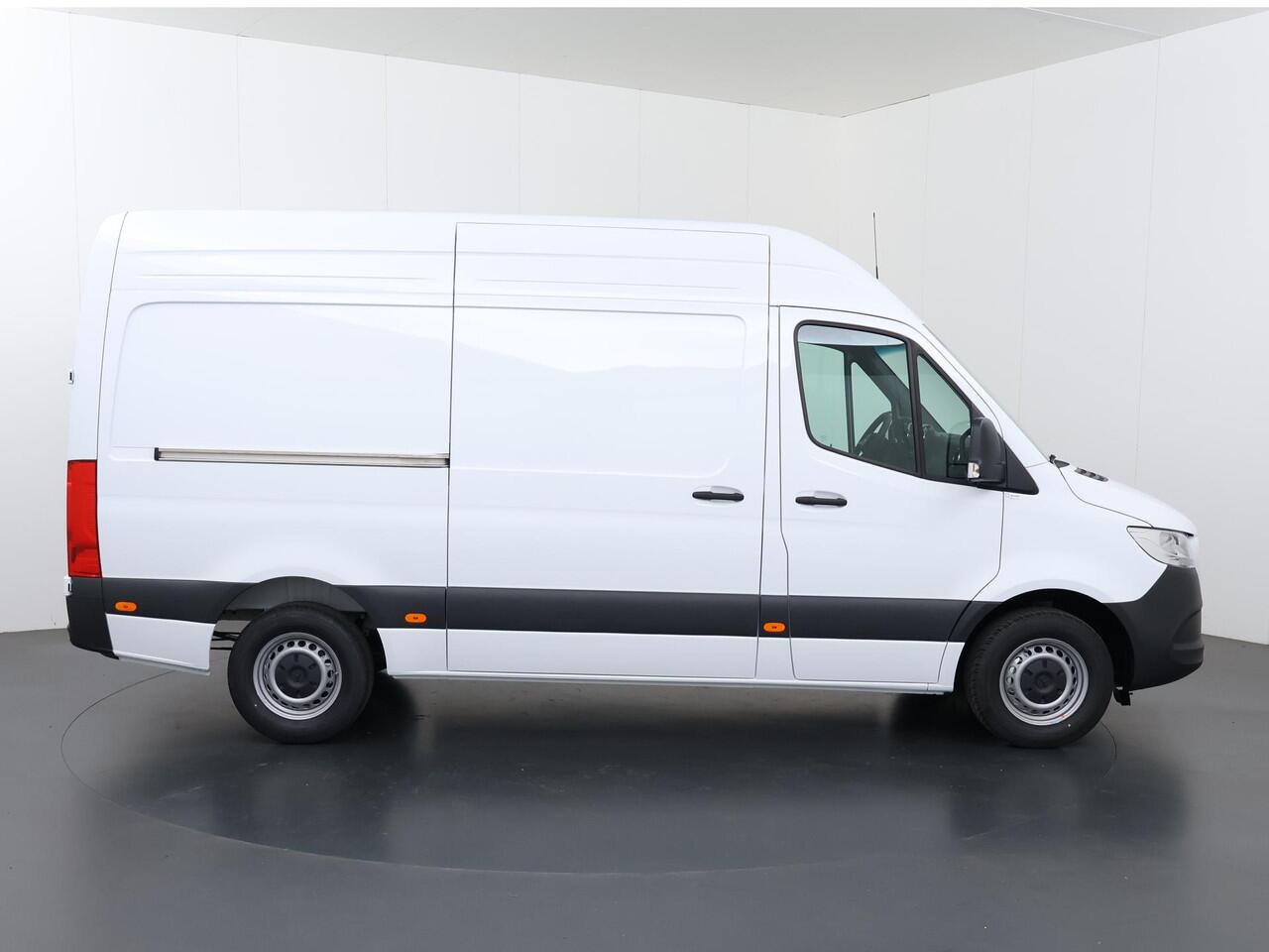 Mercedes-Benz SPRINTER 315 CDI | Aut. | L2 H2 | PRO | 3500 KG. AHW | Apple Carplay / Android Auto | Achteruitrijcamera | Lane-Assist | Side-Assist | Comfort-stoelen | Cruise Control | 3500 KG. AHW |