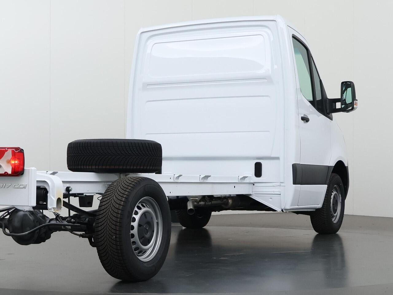 Mercedes-Benz SPRINTER 317 CDI | Aut. | Chassis | L3 | 3500 KG. AHW | Airco | Cruise Control | MBUX Navigatie | Apple Carplay/Android Auto | Lane-Assist | Comfort Bestuurdersstoel | 3500 KG. AHW | ELKE OPBOUW MOGELIJK