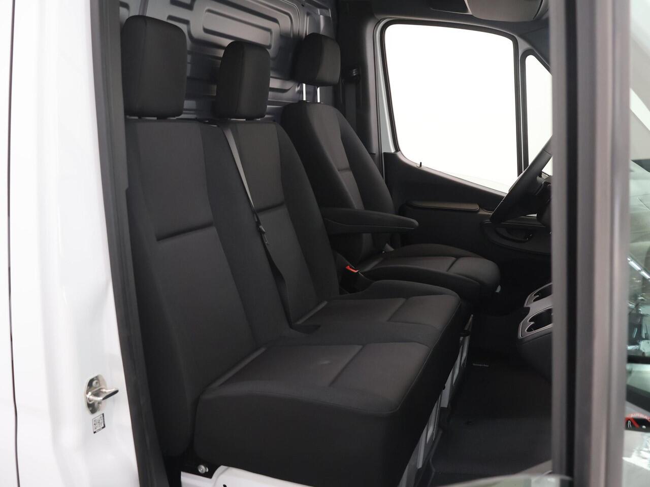 Mercedes-Benz SPRINTER 317 CDI | L2 H2 | Aut. | RWD | PRO | BPM VRIJ! | 3500 KG AHW | CARPLAY | ANDROID AUTO | 3-ZITS | CRUISE | CAMERA | AIRCO | SPOORASSISTENT | DODEHOEKDETECTIE |